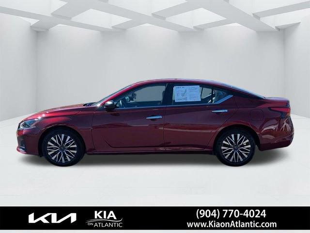 Used 2025 Nissan Altima 2.5 SV image 6