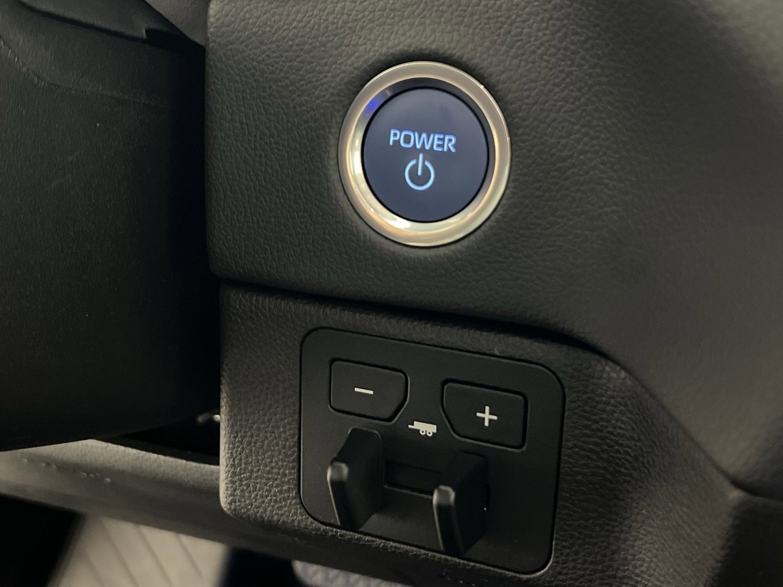 Used 2024 Toyota Sequoia Limited image 36