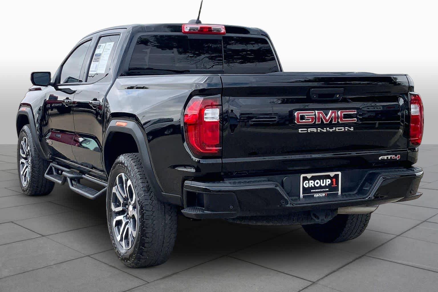 Used 2024 GMC Canyon AT4 w/ AT4 Premium Package AWD/4WD image 12