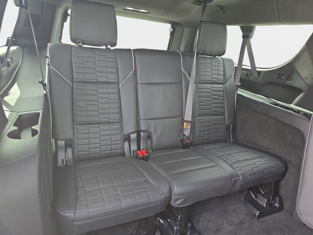 Used 2024 Cadillac Escalade ESV Sport Platinum w/ LPO, ONYX Package AWD/4WD image 16
