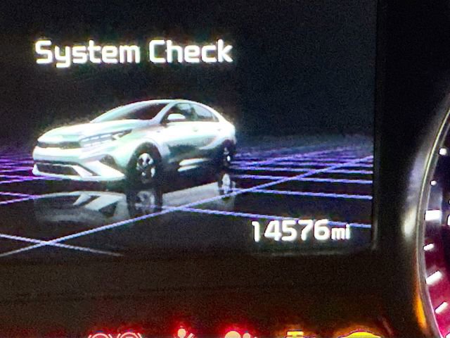 Used 2023 Kia Forte LXS image 12