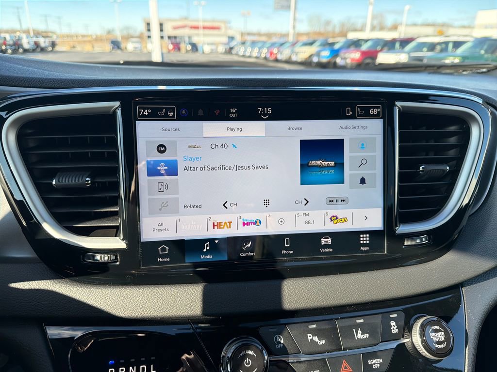 New 2026 Chrysler Voyager LX image 18