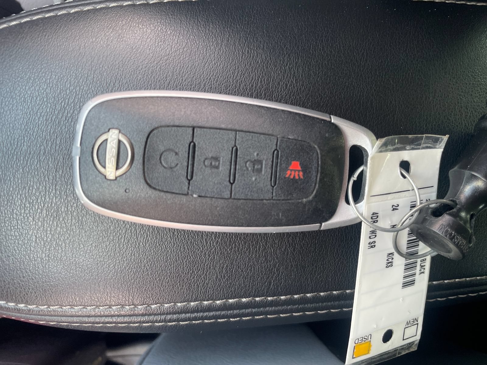 Used 2024 Nissan Kicks SR w/ SR Premium Package FWD image 29