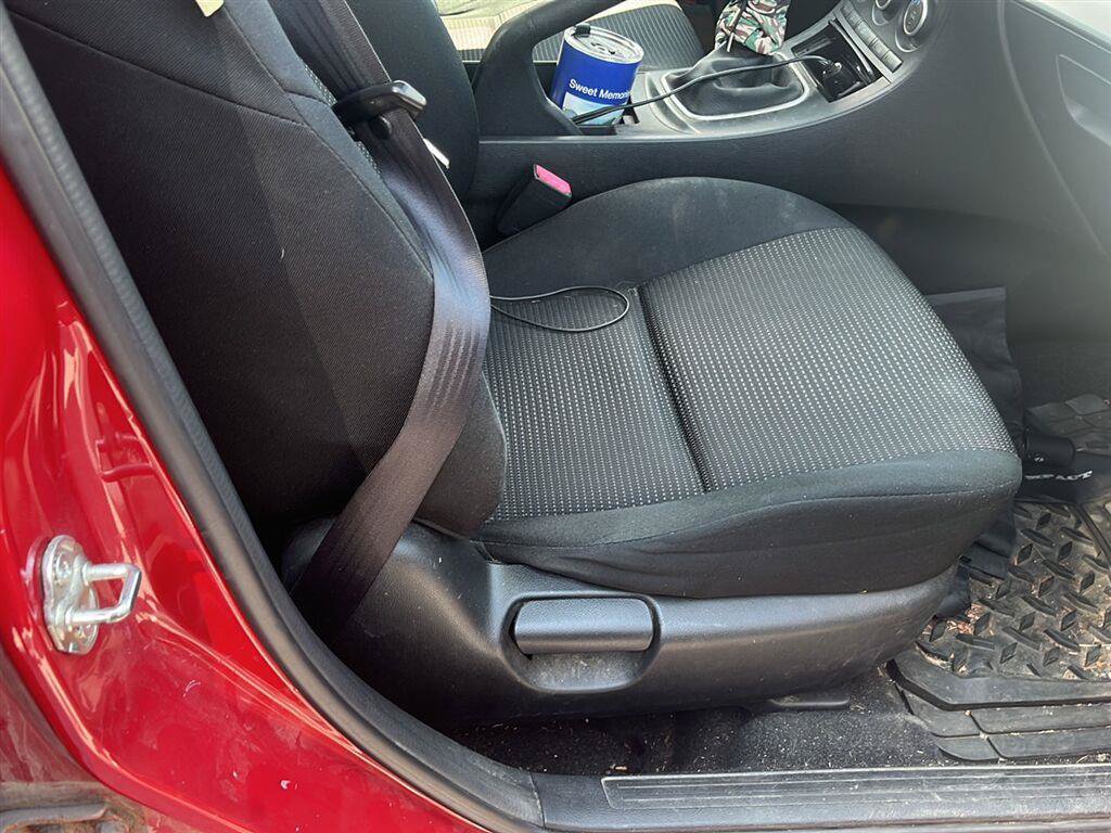 Used 2013 MAZDA MAZDA3 i Touring FWD image 6