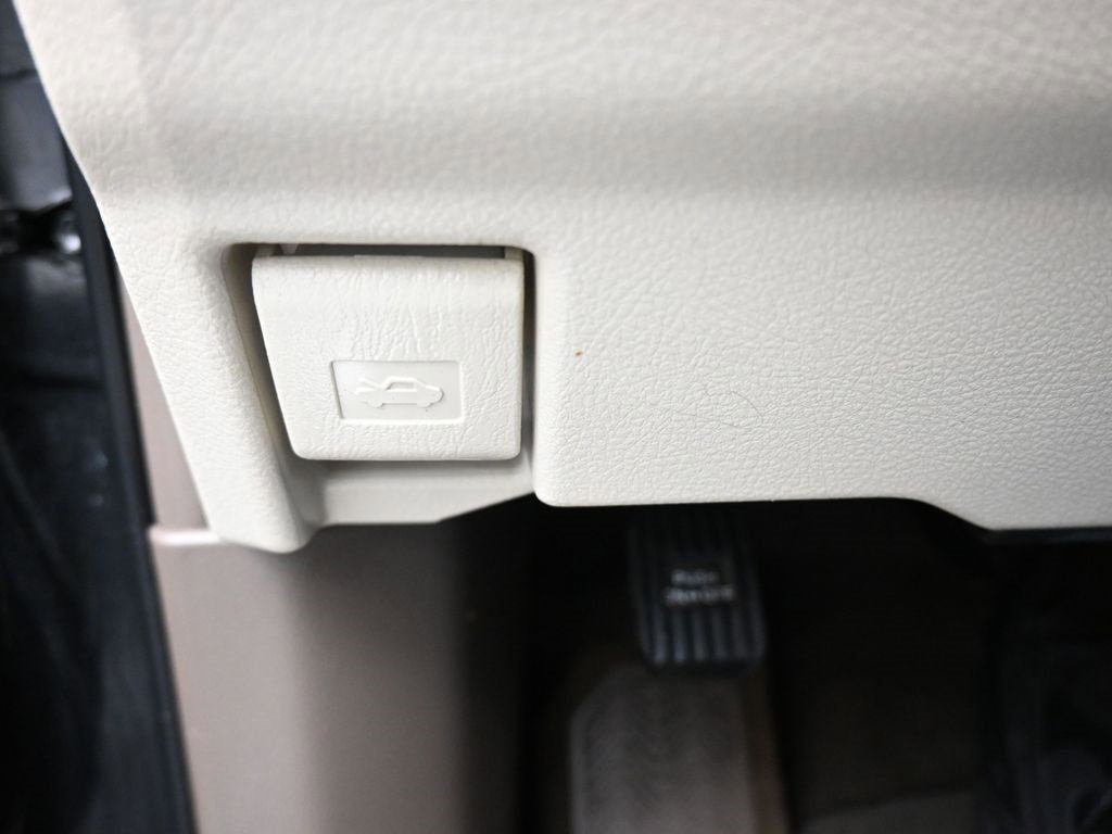 Used 2014 Lexus GX 460 image 24