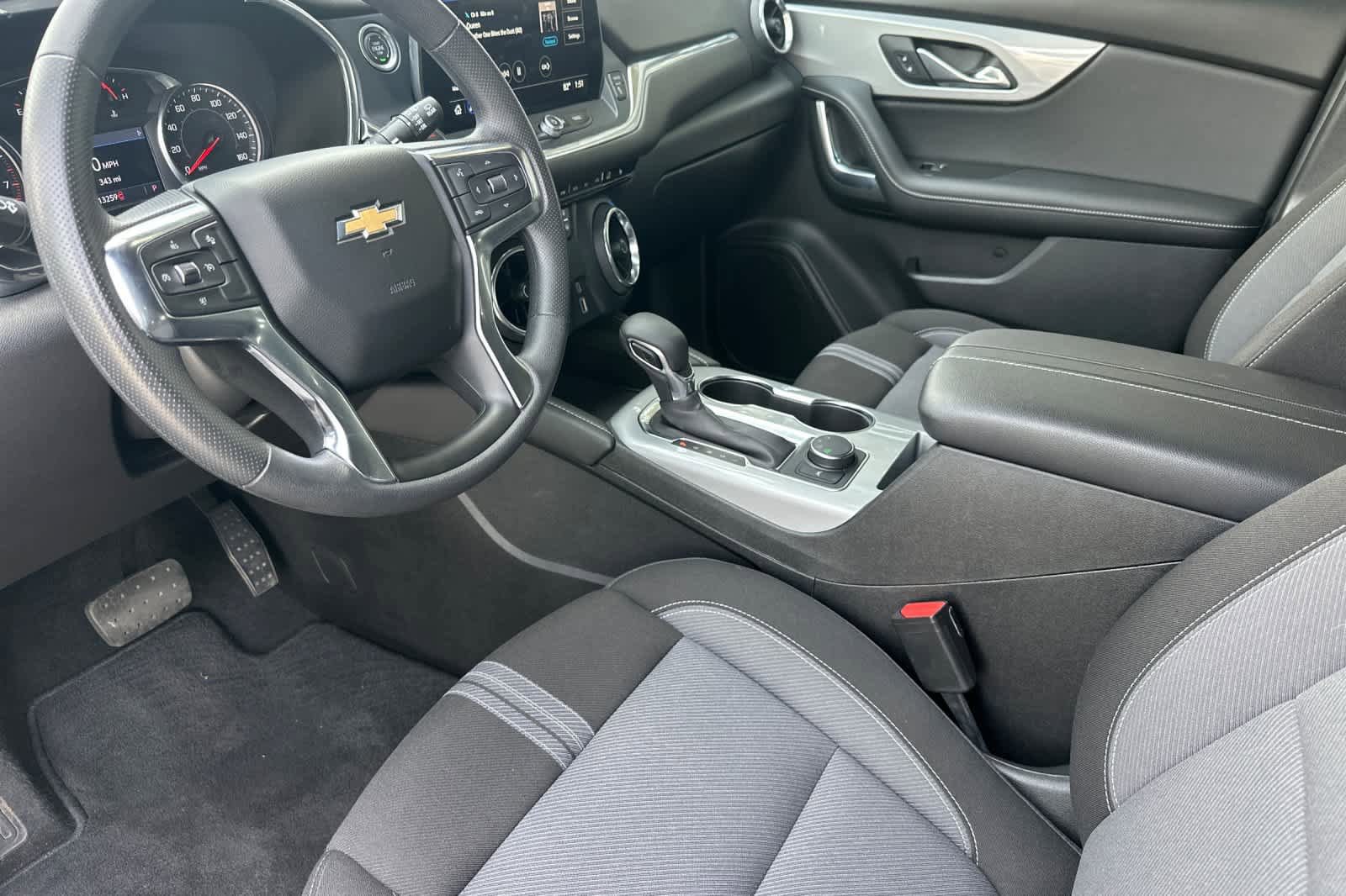 Used 2025 Chevrolet Blazer LT AWD/4WD image 11