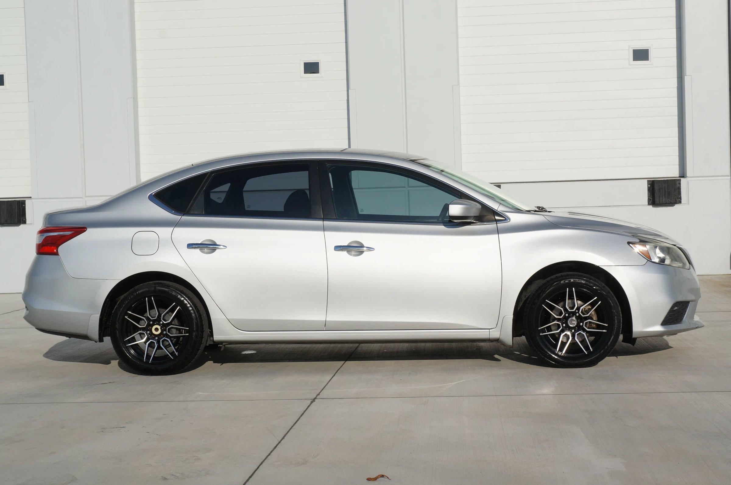 Used 2019 Nissan Sentra S image 16