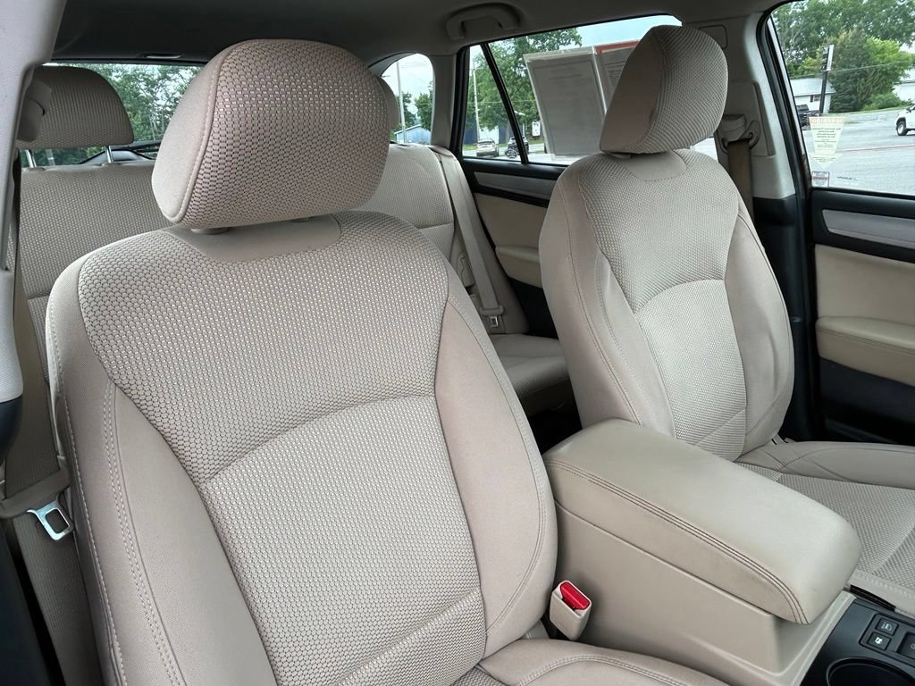 Used 2019 Subaru Outback 2.5i AWD/4WD image 38