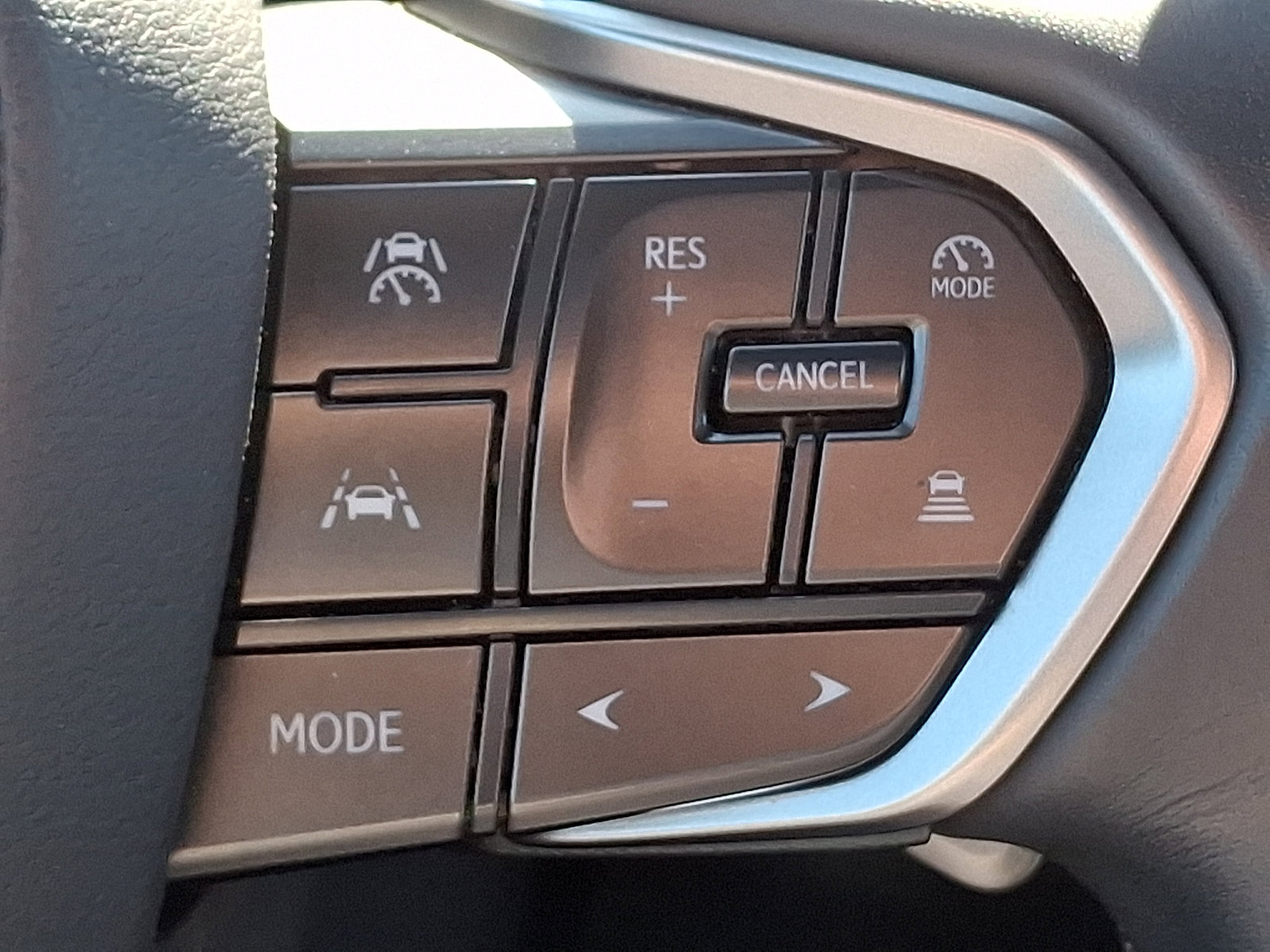 Used 2023 Lexus RX 350h w/ Accessory Package (2T) AWD/4WD image 23