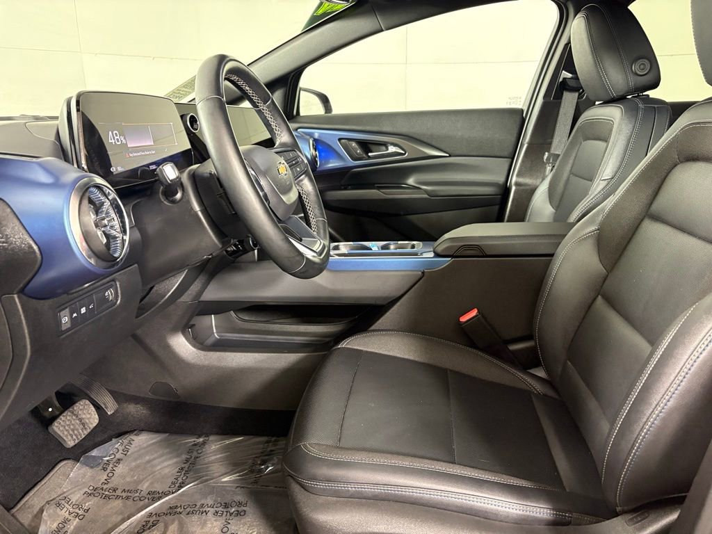 Used 2025 Chevrolet Equinox EV LT w/ Convenience Package image 23