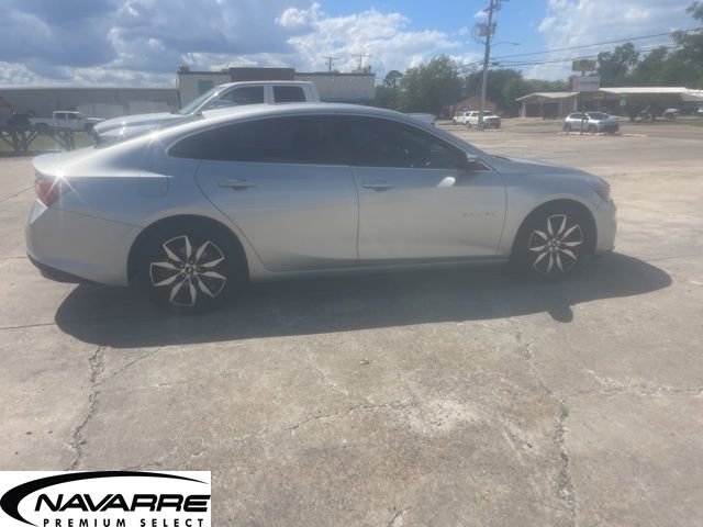 Used 2017 Chevrolet Malibu LT w/ Leather Package FWD image 9