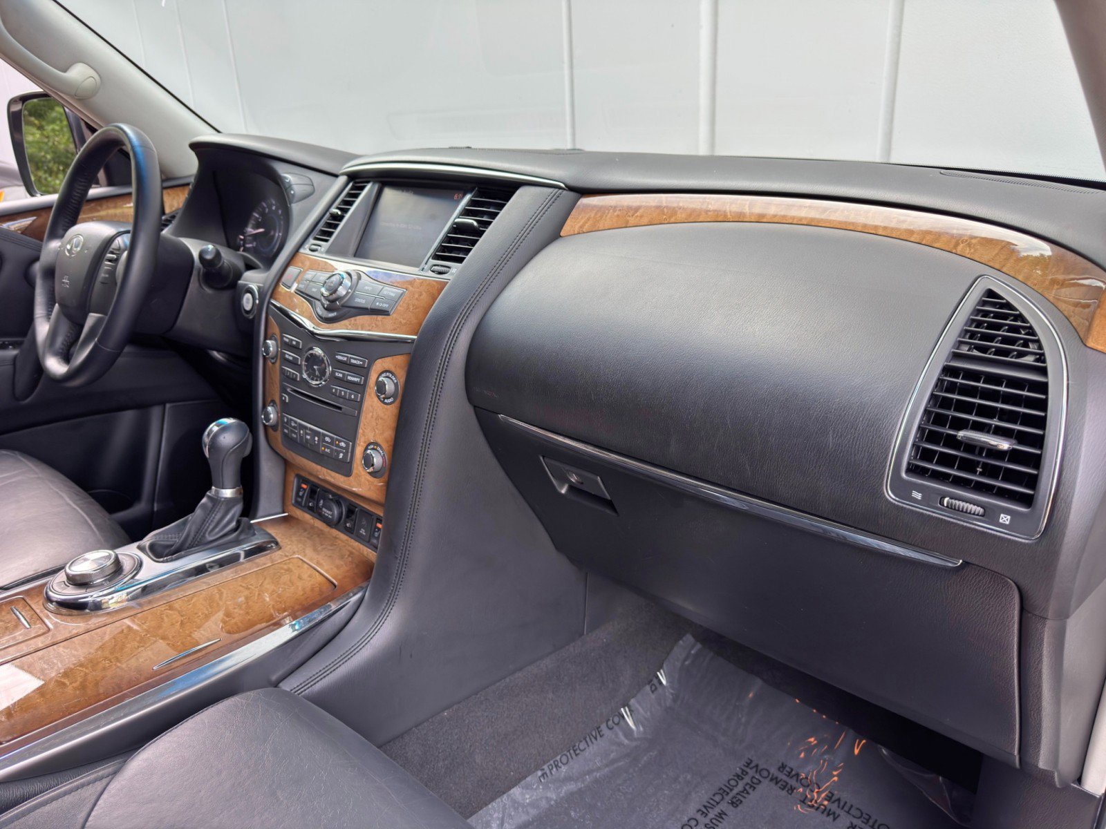 Used 2014 INFINITI QX80 4WD w/ Theater Package image 14