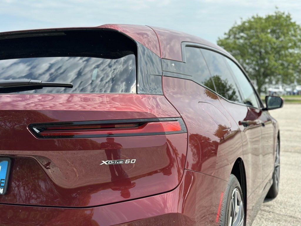 New 2026 BMW iX xDrive60 image 10