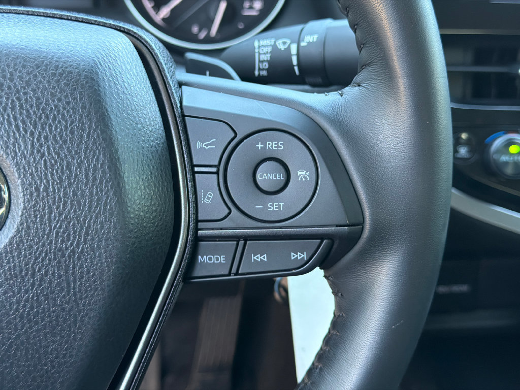 Used 2024 Toyota Camry SE FWD image 25