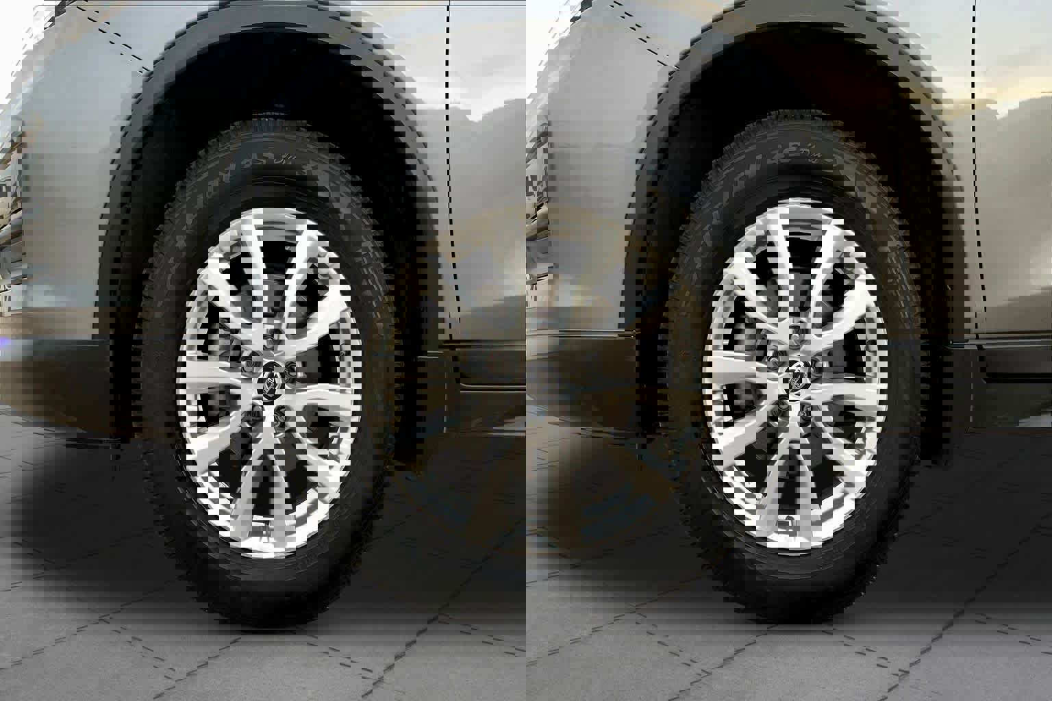 Used 2020 Nissan Rogue SV image 11