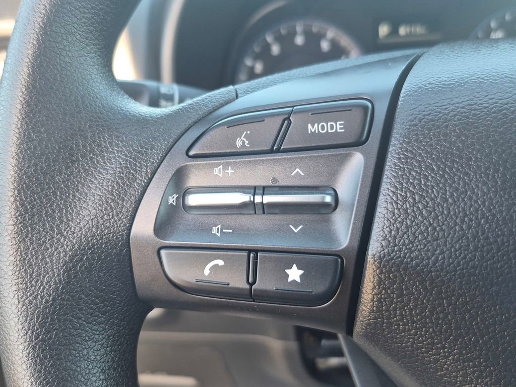 Used 2022 Hyundai Kona SE image 30