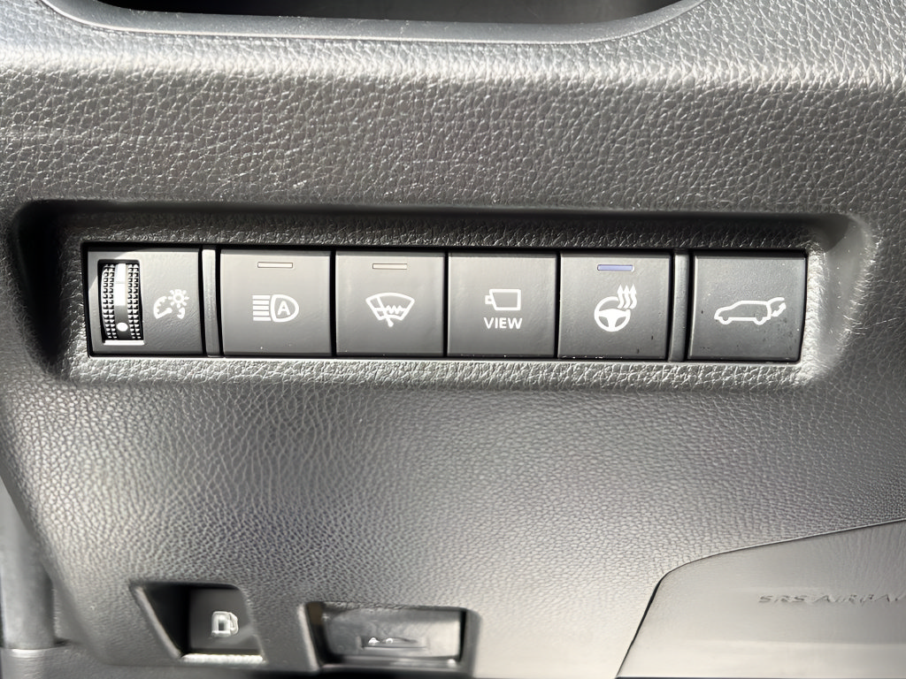 Used 2022 Toyota RAV4 XSE AWD/4WD image 19