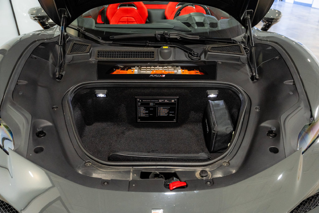Used 2024 Ferrari SF90 Spider AWD/4WD image 16