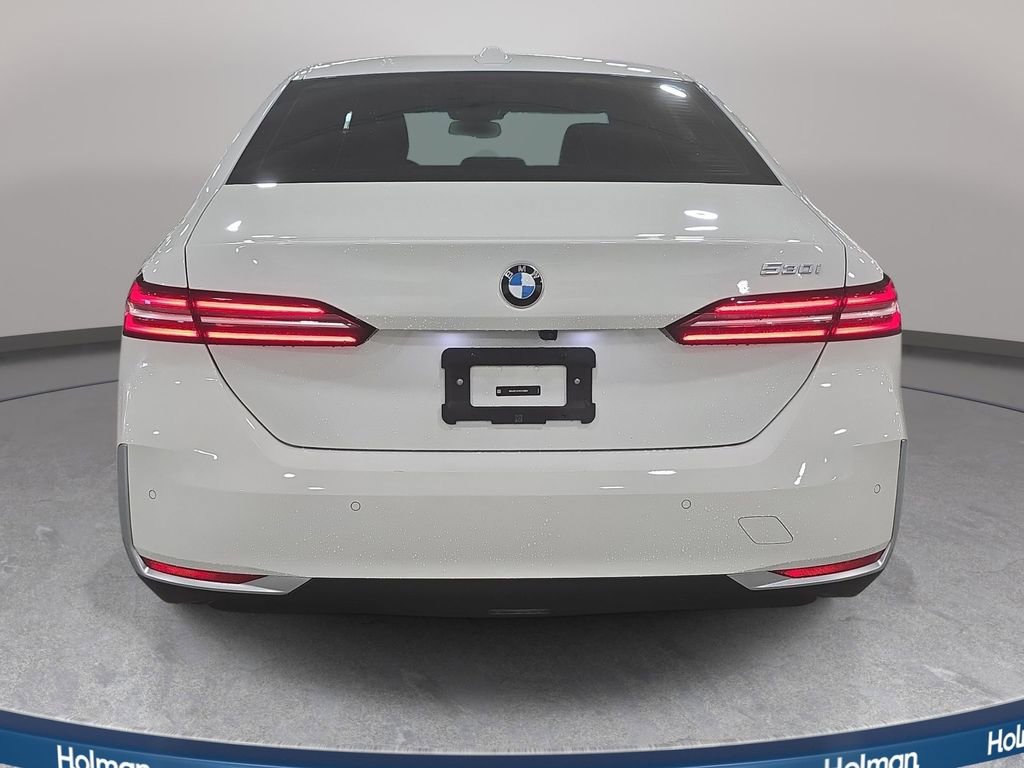 Certified 2024 BMW 530i RWD image 7