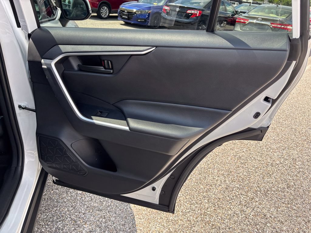 Used 2025 Toyota RAV4 LE AWD/4WD image 41