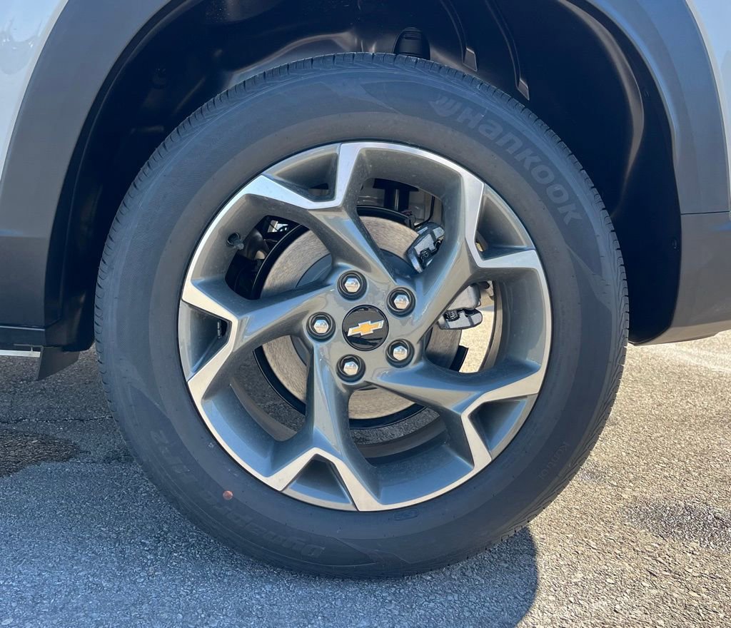 New 2026 Chevrolet Trax LT w/ Driver Confidence Package image 32