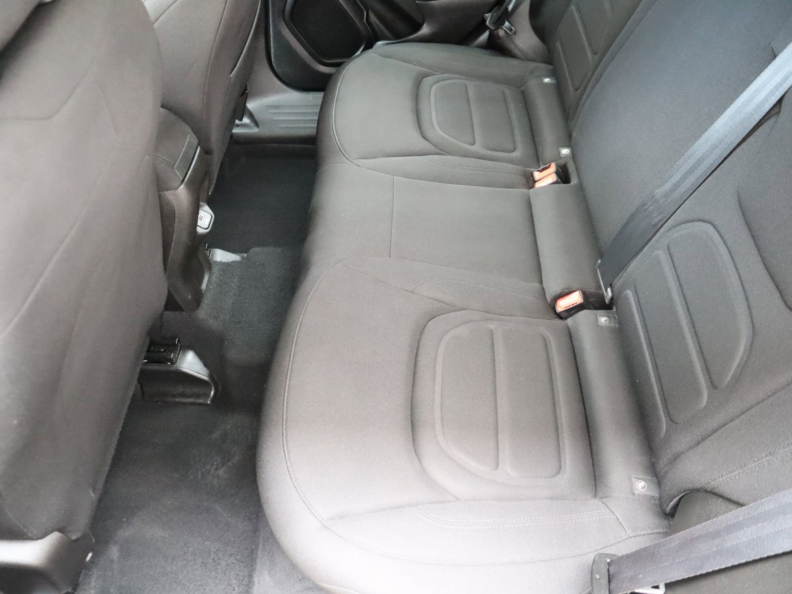 Used 2020 Jeep Renegade Latitude w/ Cold Weather Group image 47