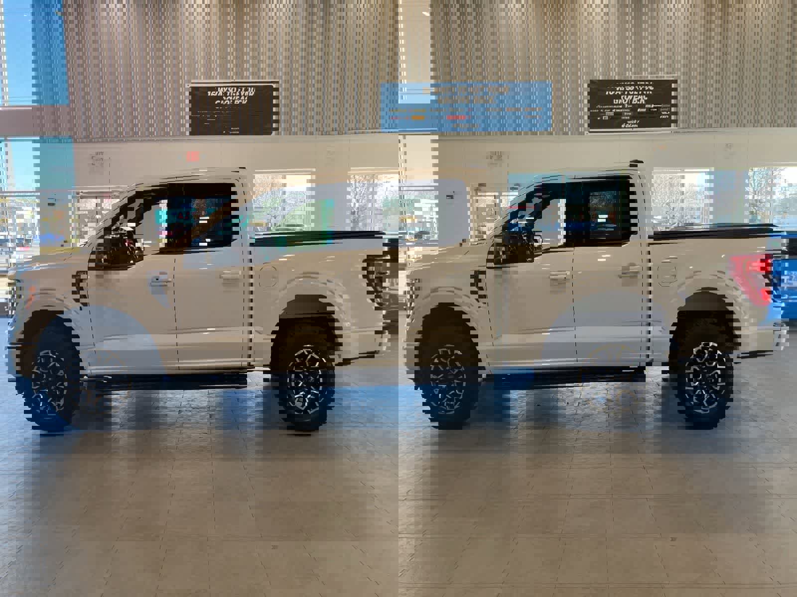 Used 2021 Ford F150 XLT w/ Equipment Group 302A High image 8