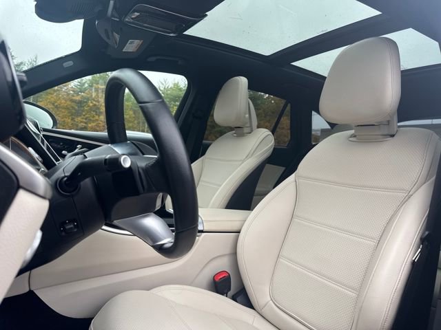 Used 2024 Mercedes-Benz GLC 300 4MATIC image 13