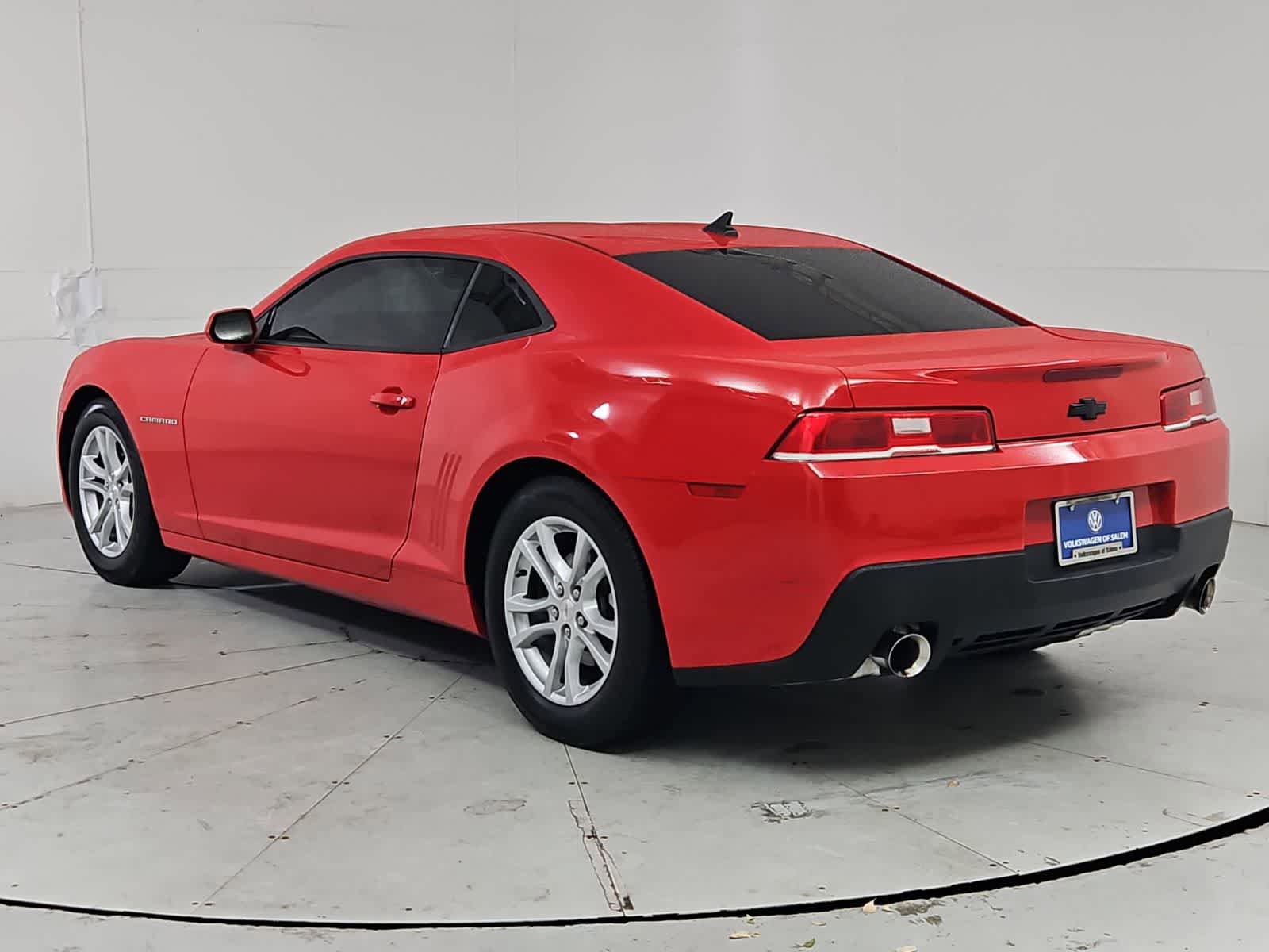 Used 2015 Chevrolet Camaro LS RWD image 4
