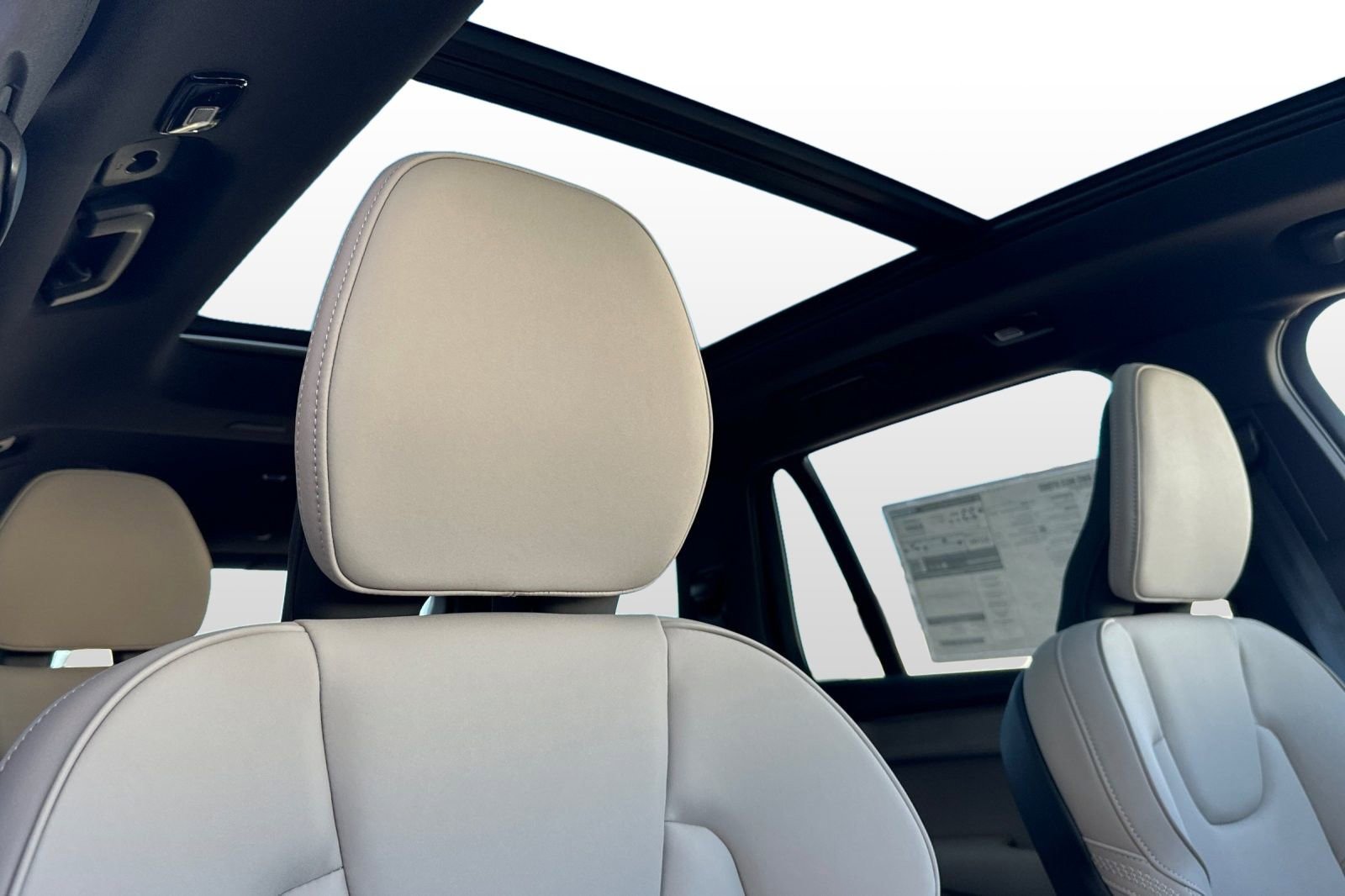 New 2026 Volvo XC90 B6 Plus w/ Protection Package Premier image 20