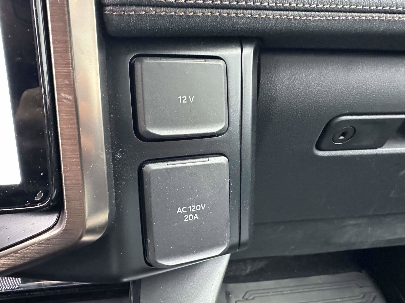 Used 2023 Ford F150 Lightning Lariat image 27