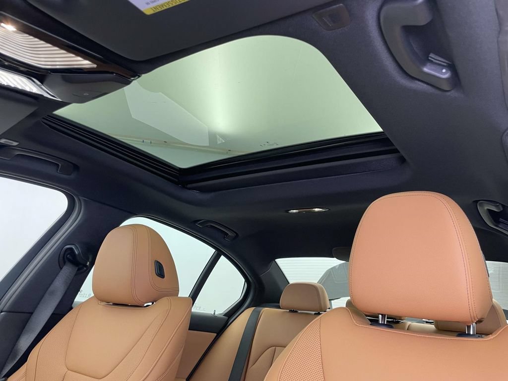 New 2026 BMW 330i xDrive Sedan w/ Convenience Package AWD/4WD image 15