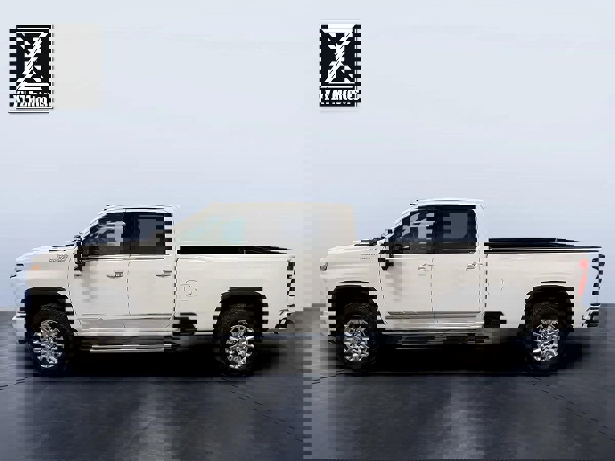 Used 2024 Chevrolet Silverado 2500 High Country w/ High Country Premium Package image 3