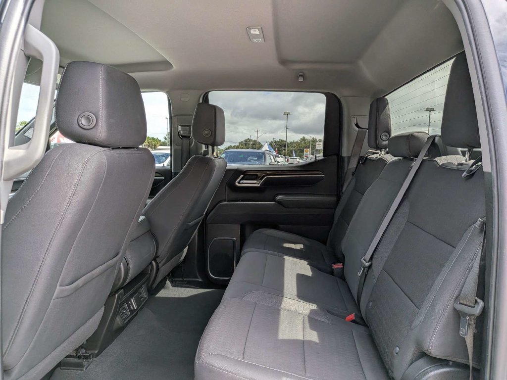 Used 2025 Chevrolet Silverado 1500 LT RWD image 13