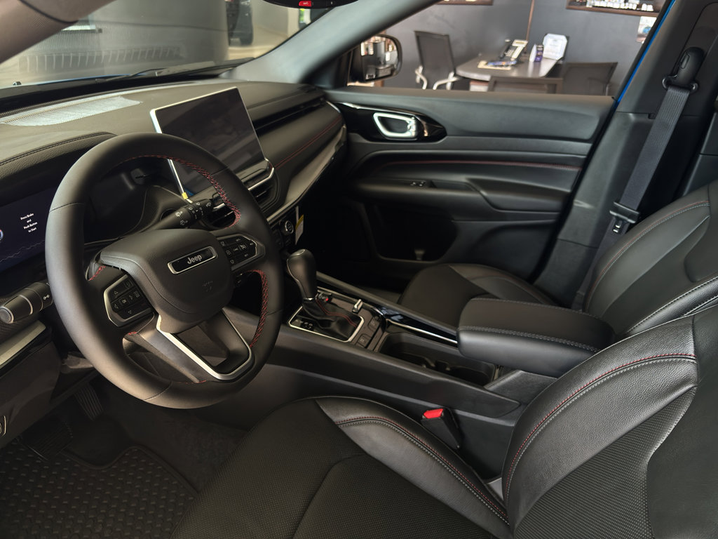 New 2025 Jeep Compass Trailhawk w/ Trailhawk Elite Group image 17