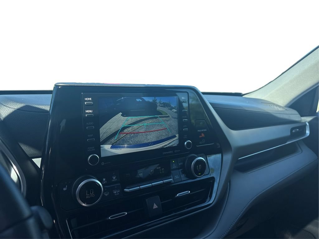 Used 2020 Toyota Highlander XLE AWD/4WD image 37