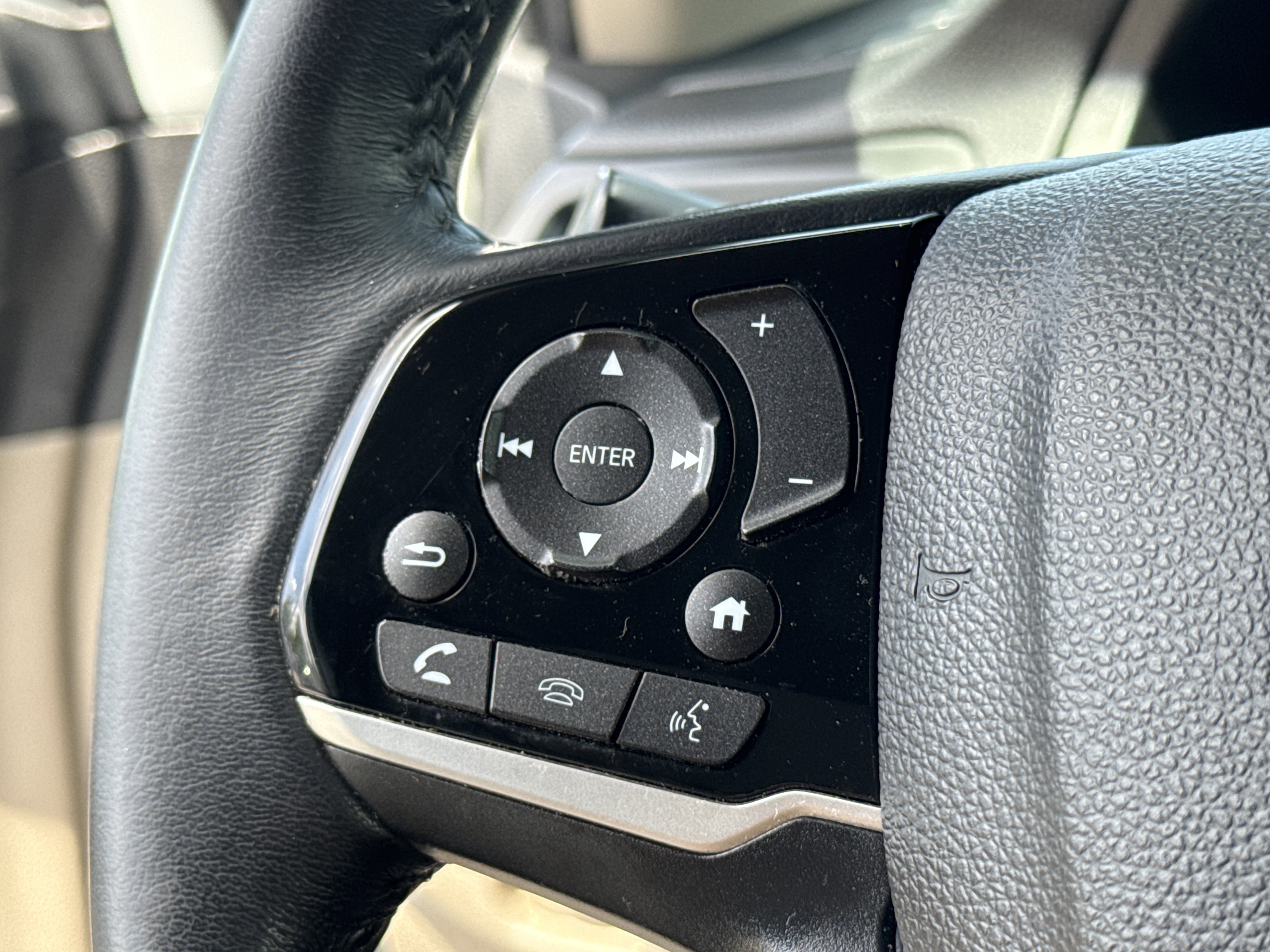 Certified 2020 Honda Pilot Touring image 36