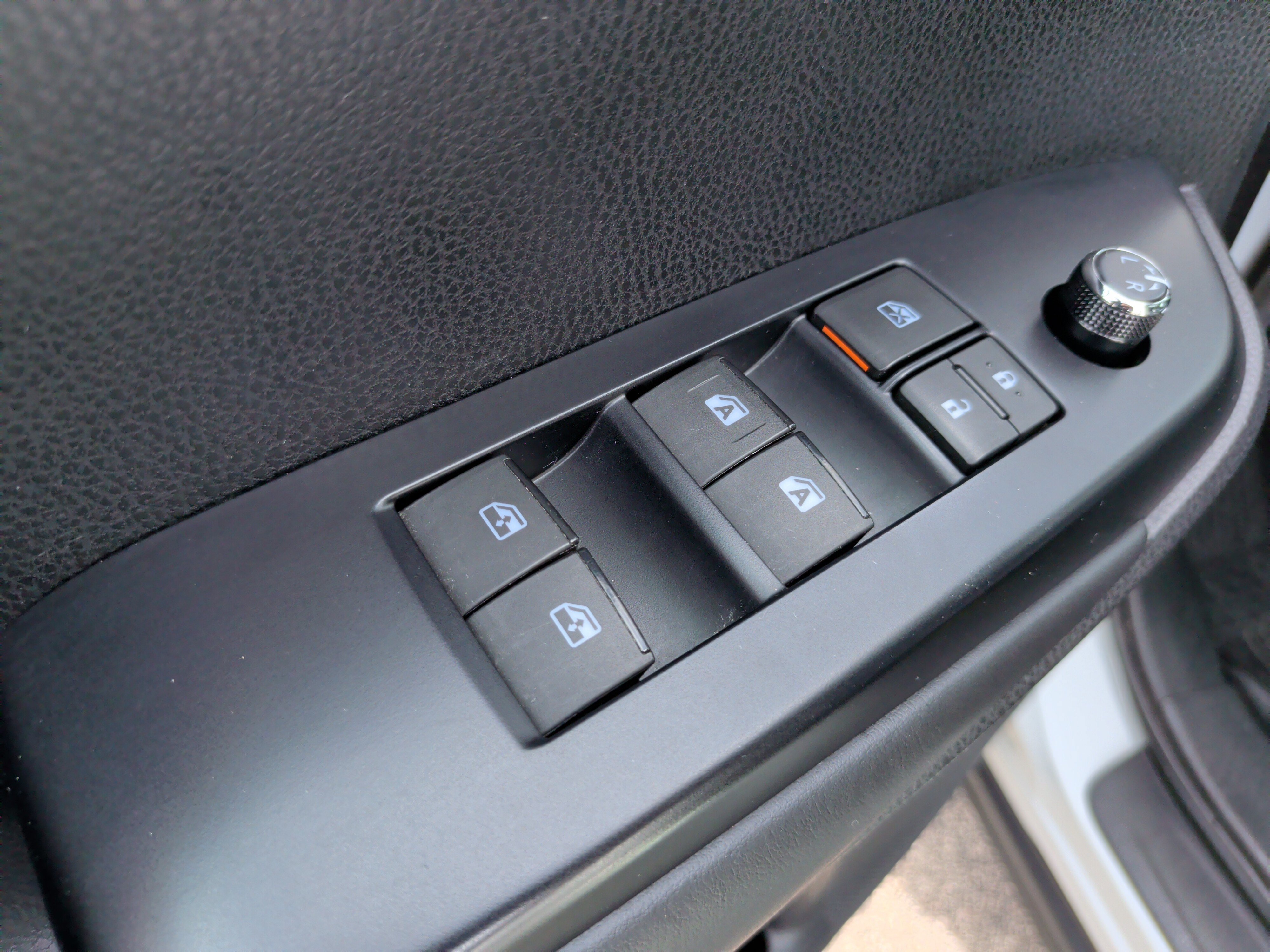 Used 2019 Toyota Highlander XLE AWD/4WD image 31