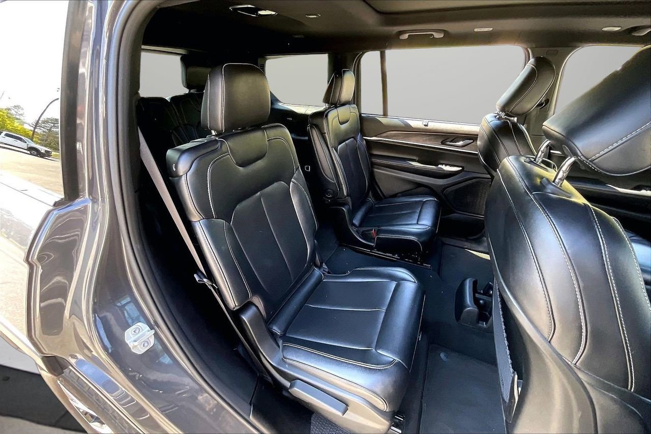 Used 2024 Jeep Grand Cherokee L Limited w/ Luxury Tech Group II image 26