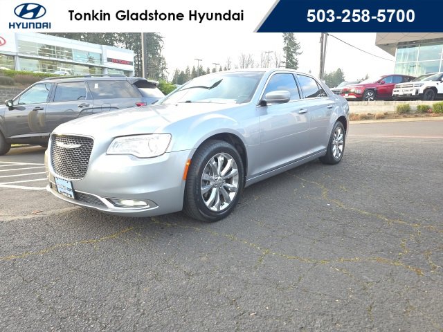 Used 2015 Chrysler 300 Limited w/ Driver Convenience Group image 3