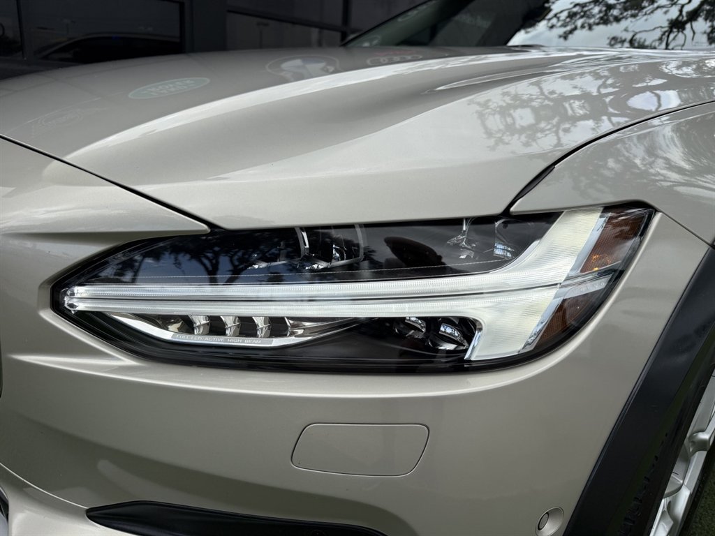 Used 2019 Volvo V90 T5 Cross Country AWD/4WD image 10