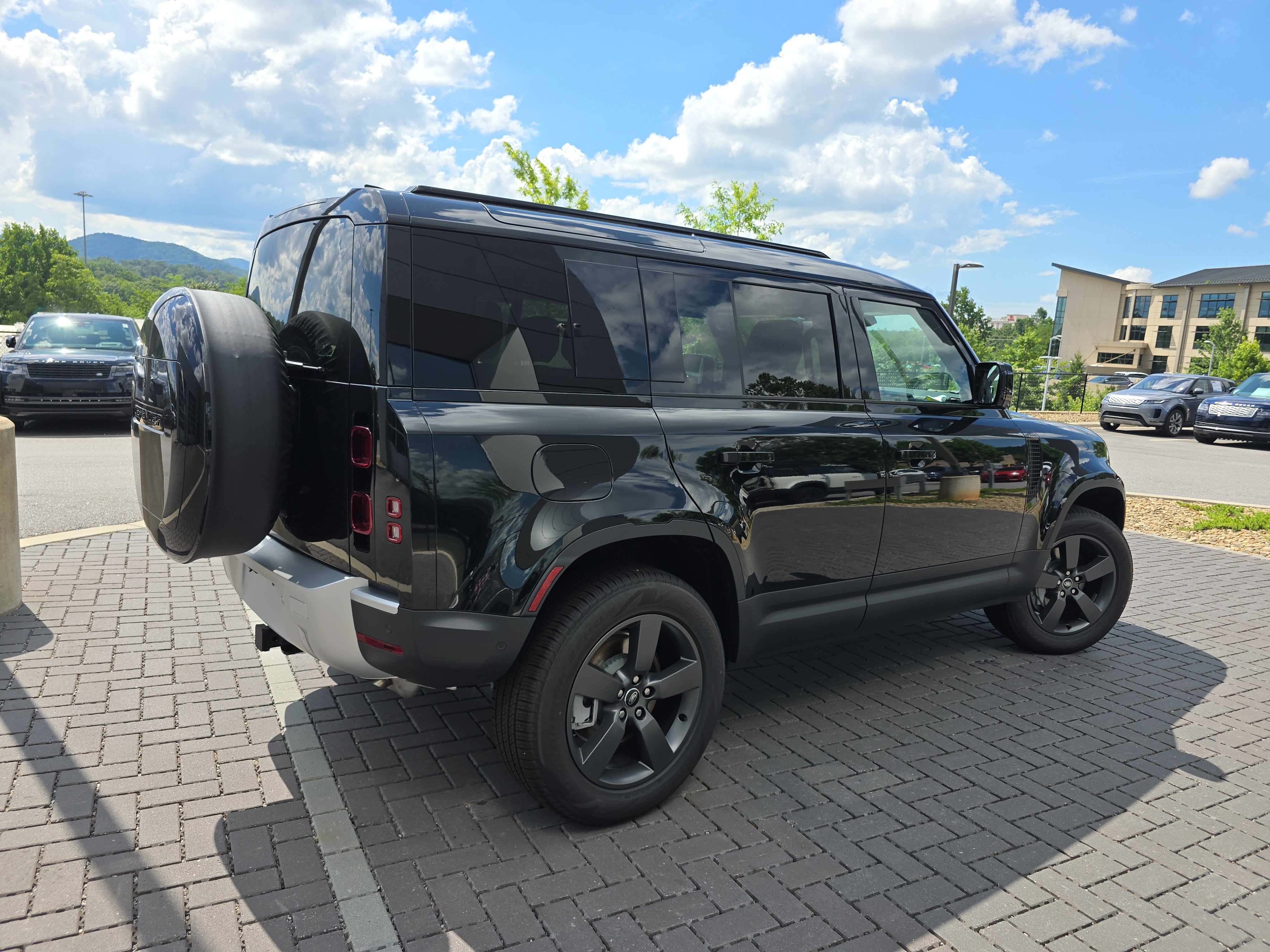 Certified 2025 Land Rover Defender 110 S AWD/4WD image 5
