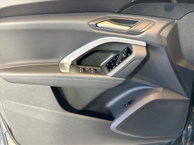 Used 2025 Audi Q5 Premium AWD/4WD image 16