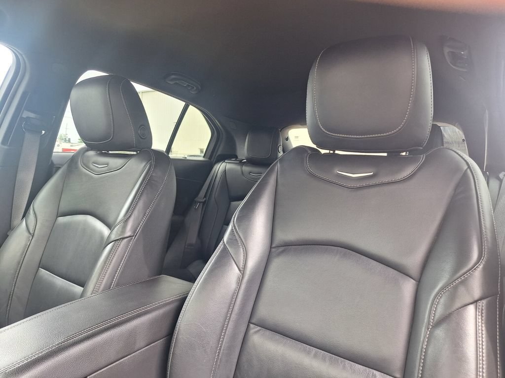 Used 2024 Cadillac XT4 Premium Luxury FWD image 4