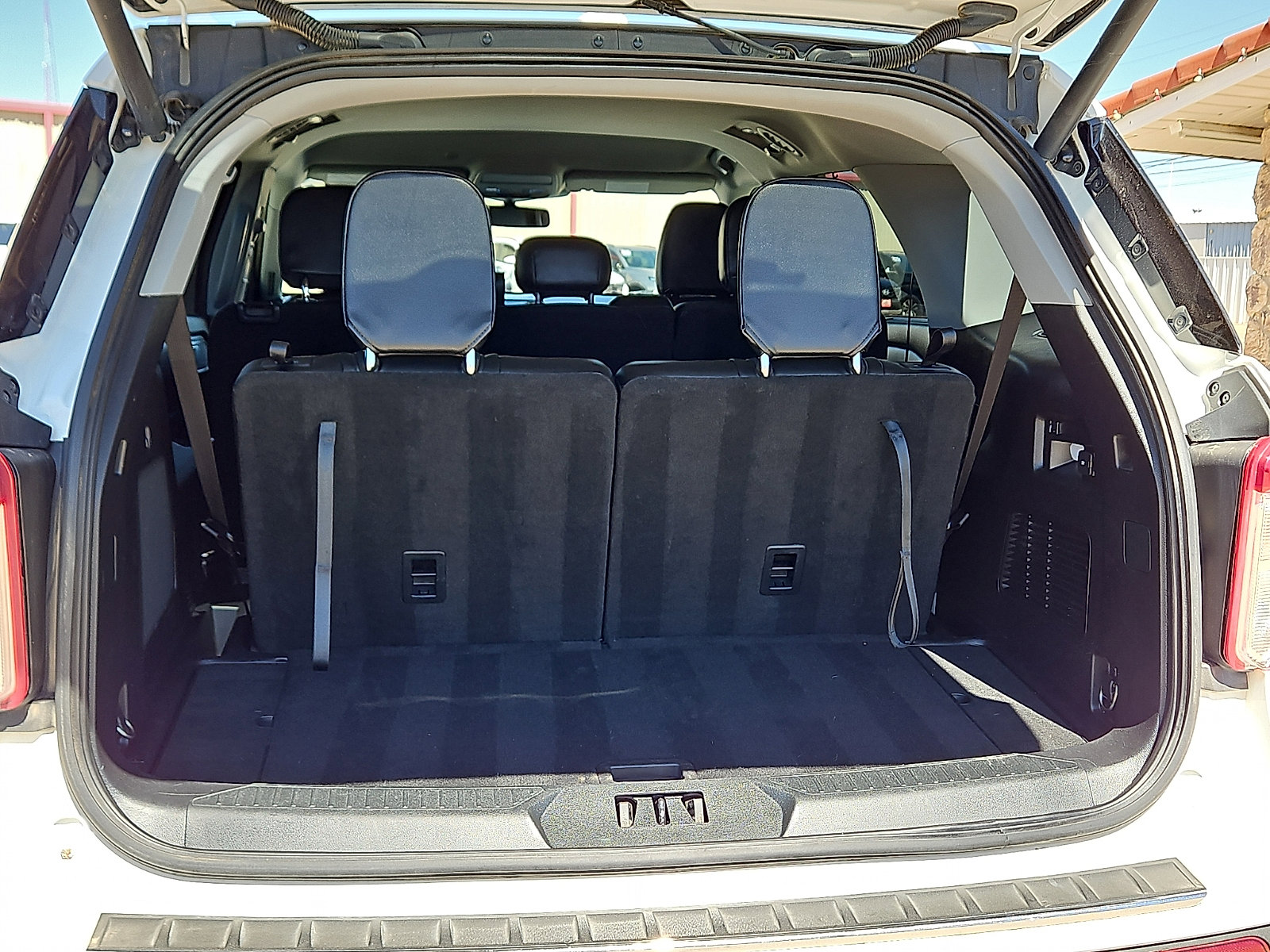 Used 2021 Ford Explorer Limited image 6