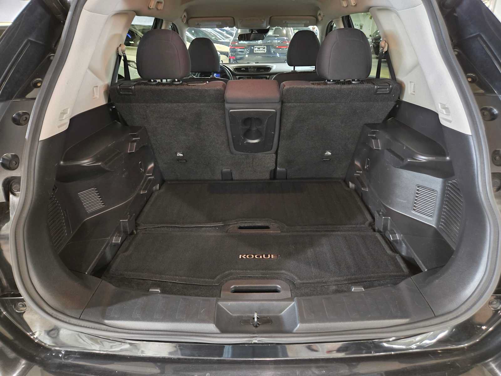 Used 2019 Nissan Rogue SV FWD image 12