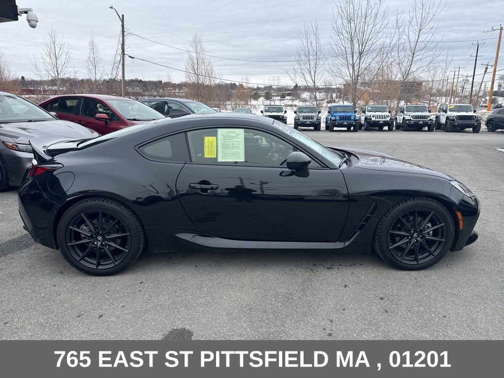 Used 2023 Toyota GR86 Premium w/ ALL Weather Mat Package (TMS) RWD image 8