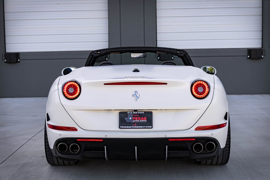 Used 2016 Ferrari California T image 35