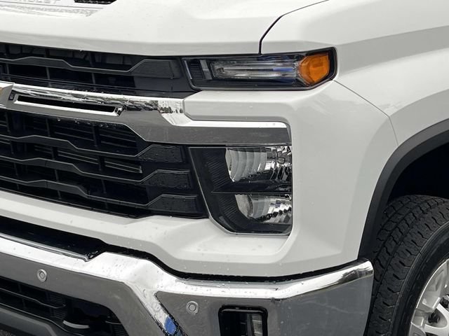 Used 2025 Chevrolet Silverado 2500 LT w/ Safety Package AWD/4WD image 10