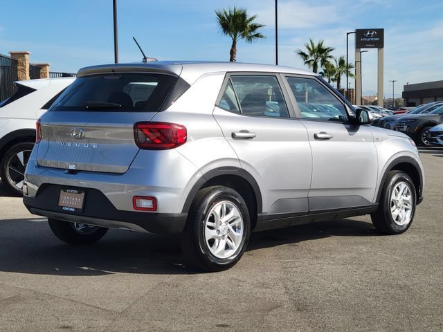 New 2026 Hyundai Venue SE FWD image 2